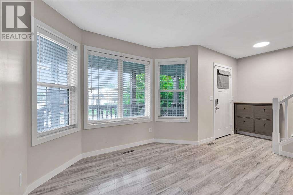 Single Family House for Sale in  Erin Meadow Close SE Erin Woods Calgary 