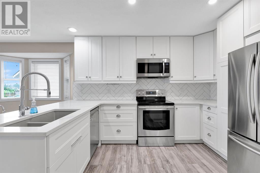 Single Family House for Sale in  Erin Meadow Close SE Erin Woods Calgary 