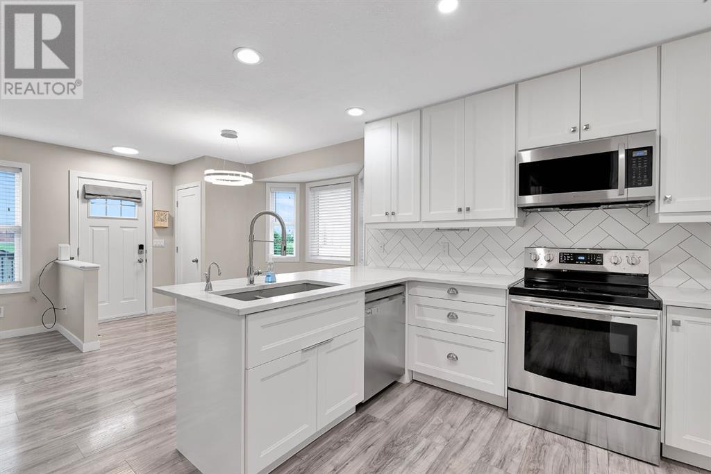 Single Family House for Sale in  Erin Meadow Close SE Erin Woods Calgary 