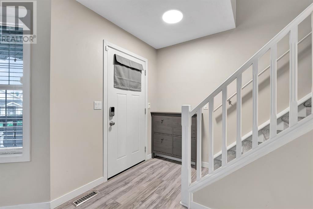 Single Family House for Sale in  Erin Meadow Close SE Erin Woods Calgary 