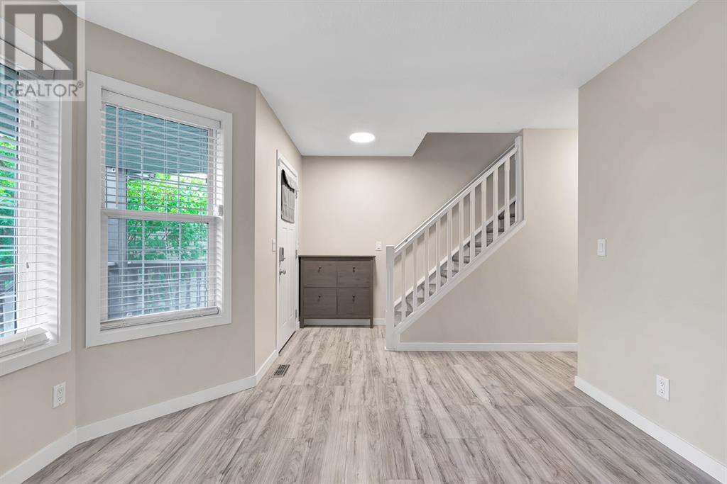 Single Family House for Sale in  Erin Meadow Close SE Erin Woods Calgary 