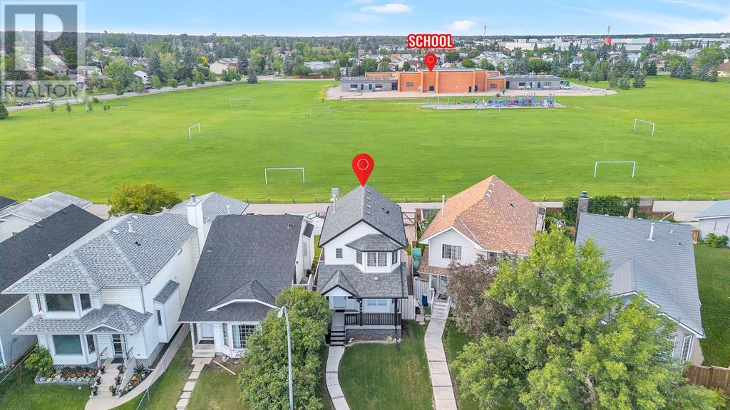 Single Family House for Sale in  Erin Meadow Close SE Erin Woods Calgary 