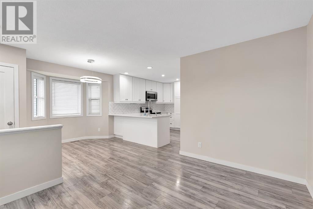 Single Family House for Sale in  Erin Meadow Close SE Erin Woods Calgary 