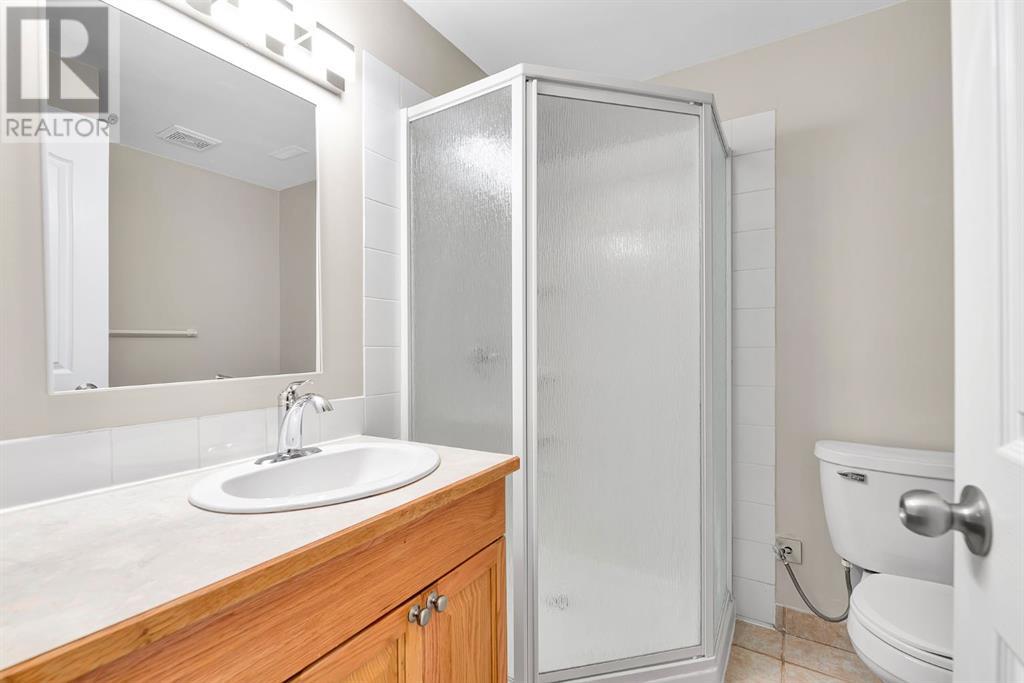 Single Family House for Sale in  Erin Meadow Close SE Erin Woods Calgary 