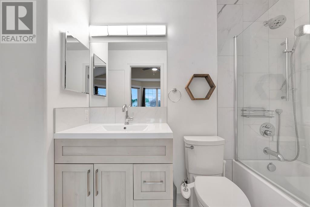 Single Family House for Sale in  Erin Meadow Close SE Erin Woods Calgary 