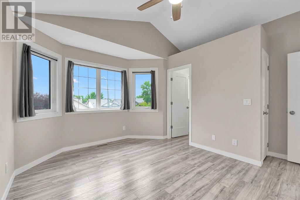 Single Family House for Sale in  Erin Meadow Close SE Erin Woods Calgary 