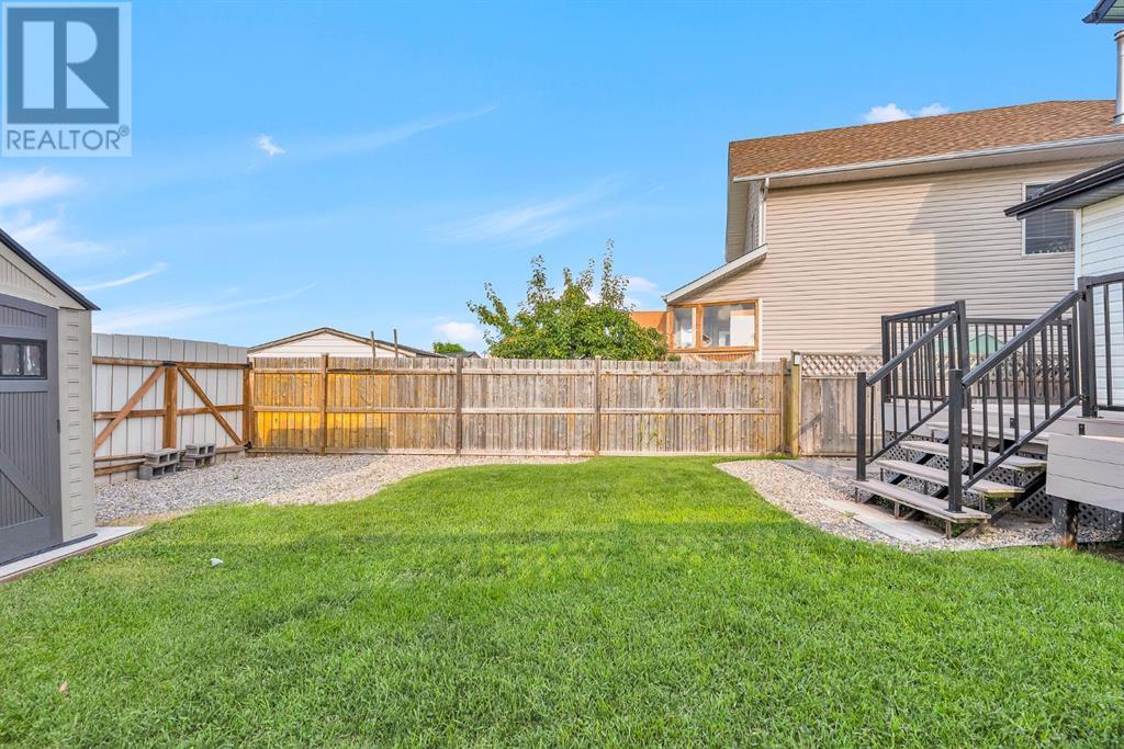 Single Family House for Sale in  Erin Meadow Close SE Erin Woods Calgary 
