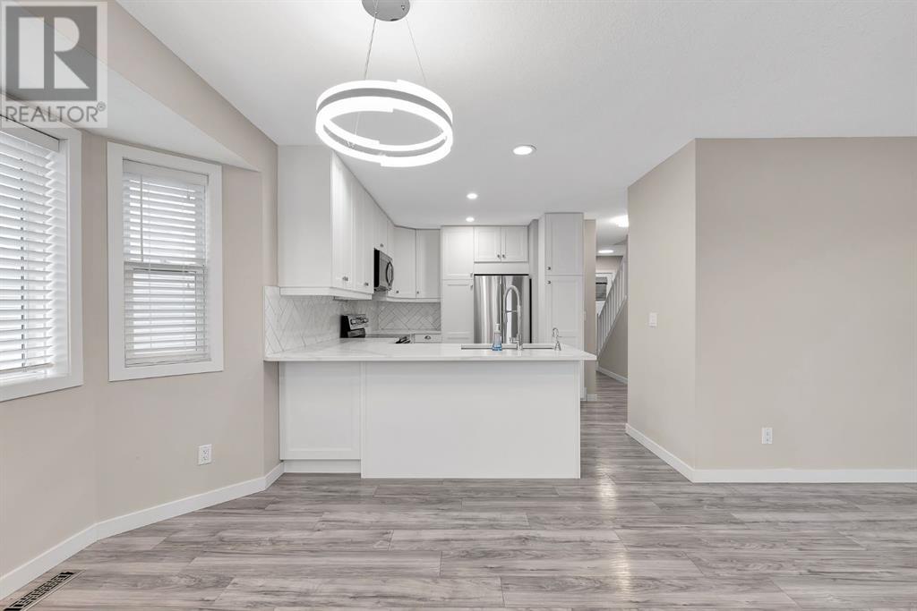 Single Family House for Sale in  Erin Meadow Close SE Erin Woods Calgary 