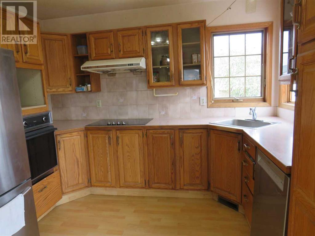 Single Family House for Sale in  La Valencia Gardens NE Monterey Park Calgary 
