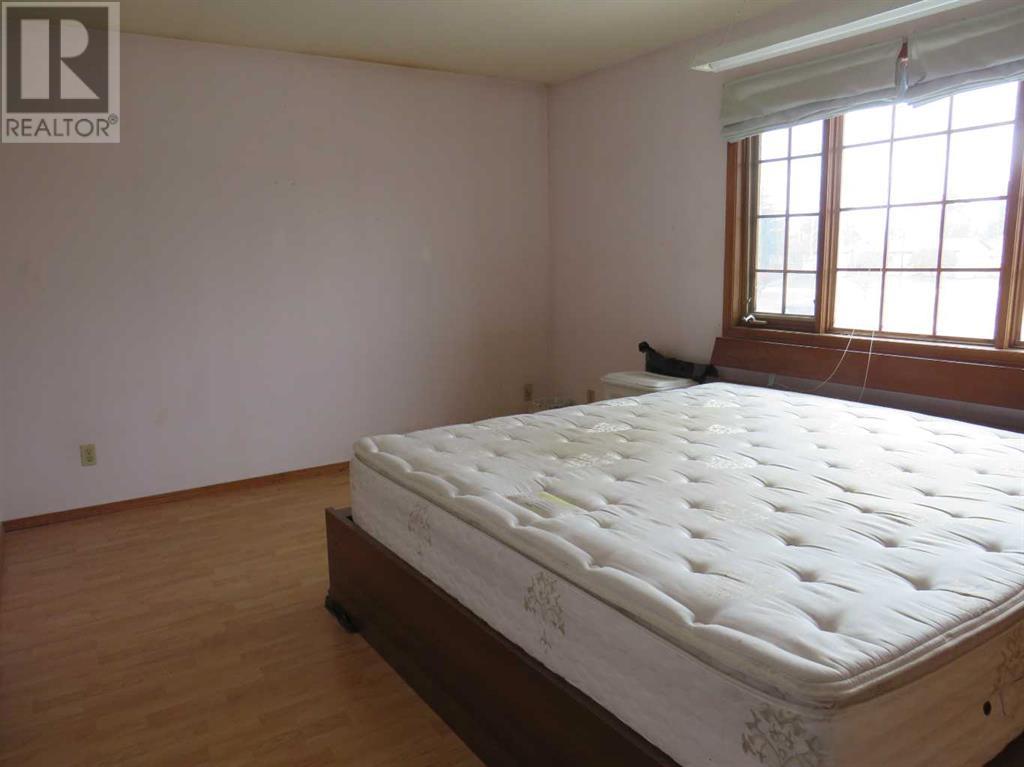 Single Family House for Sale in  La Valencia Gardens NE Monterey Park Calgary 