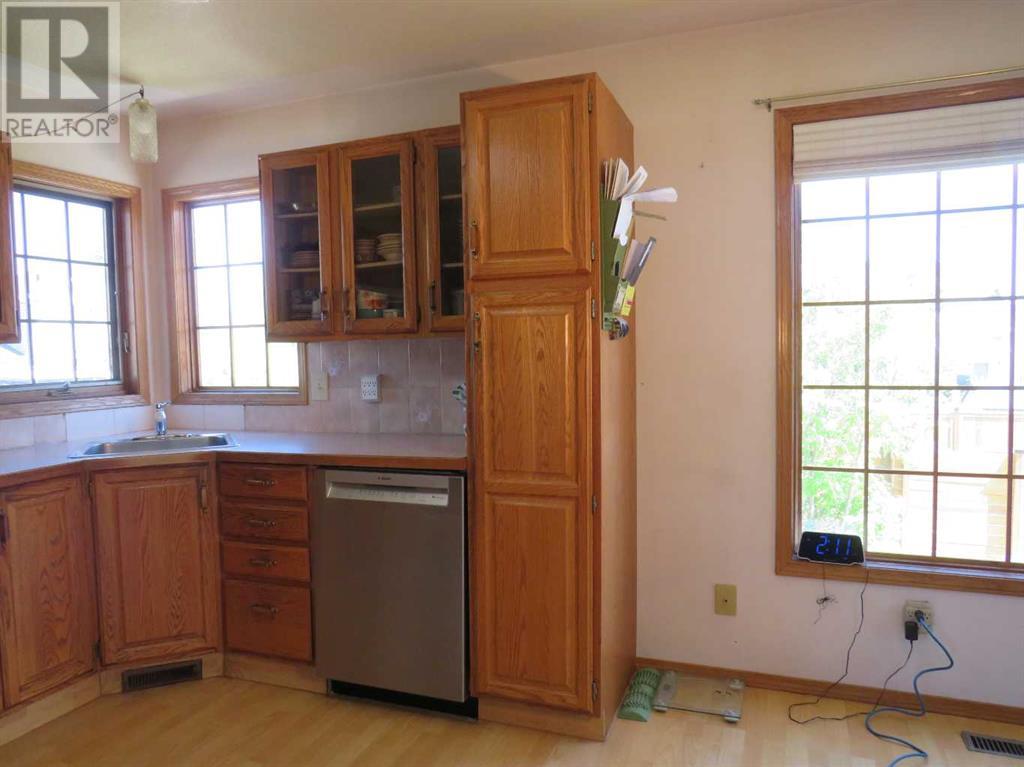 Single Family House for Sale in  La Valencia Gardens NE Monterey Park Calgary 