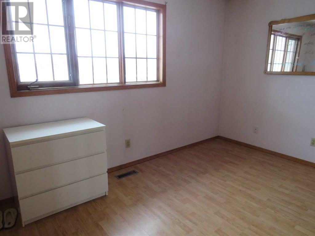 Single Family House for Sale in  La Valencia Gardens NE Monterey Park Calgary 