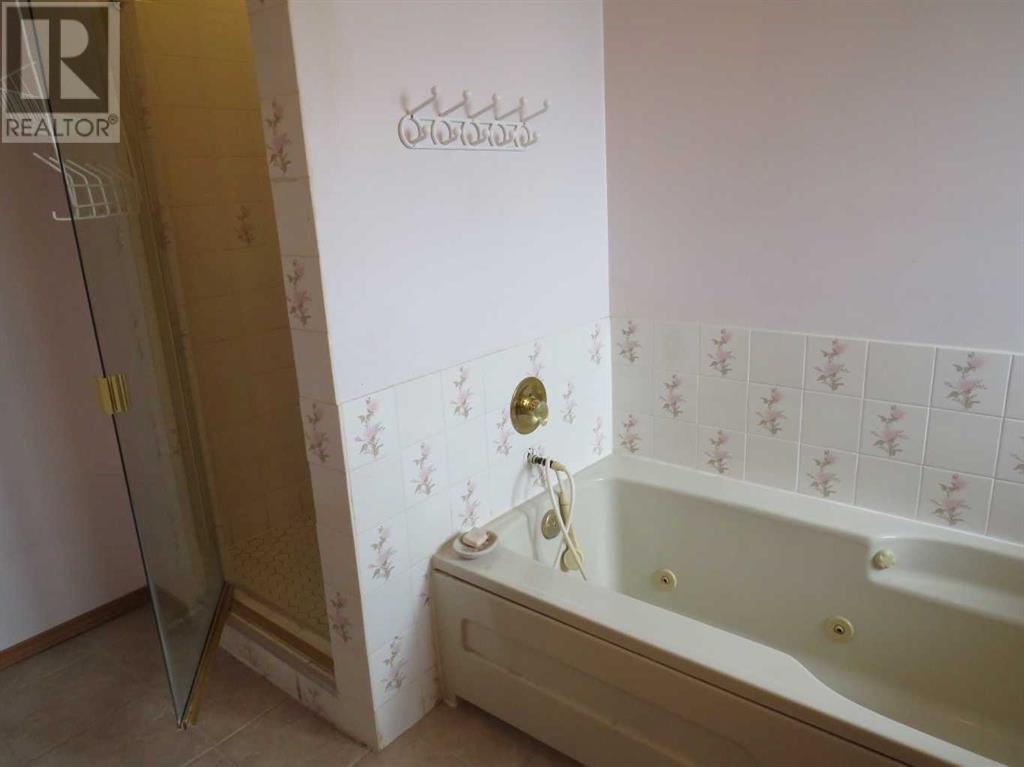 Single Family House for Sale in  La Valencia Gardens NE Monterey Park Calgary 