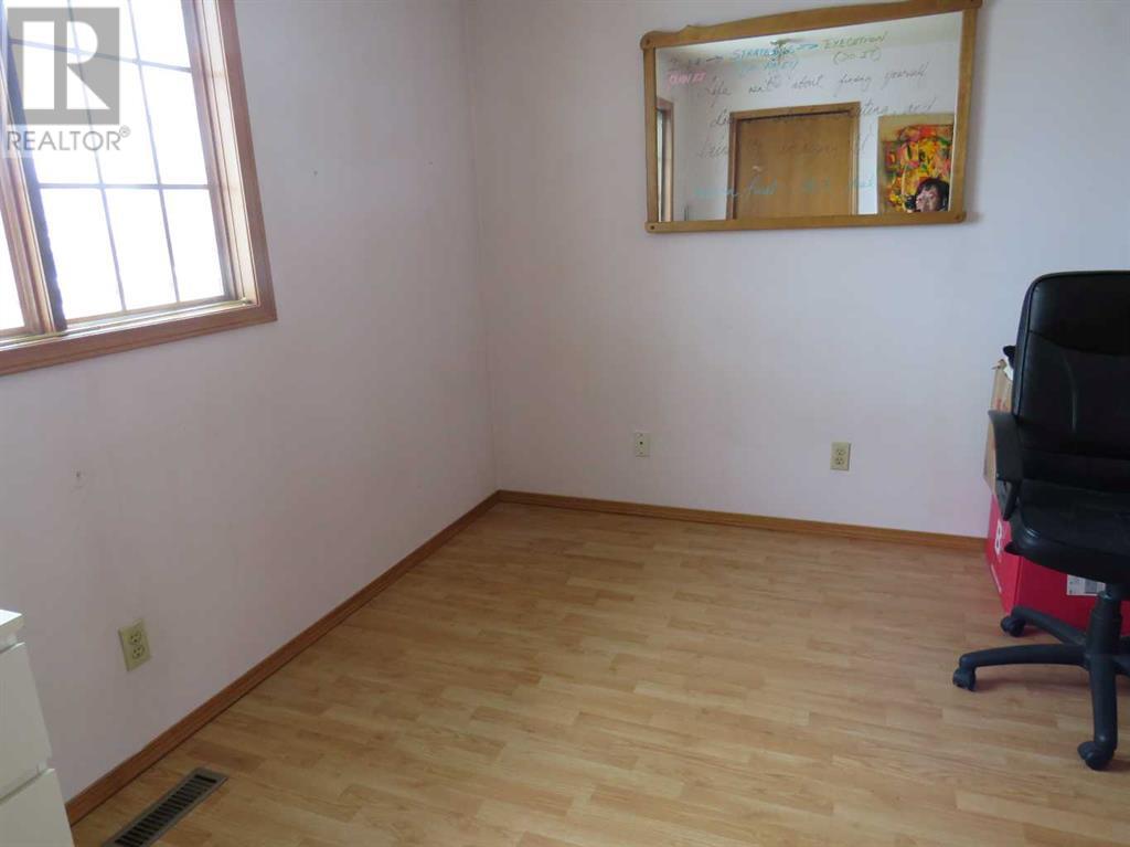 Single Family House for Sale in  La Valencia Gardens NE Monterey Park Calgary 