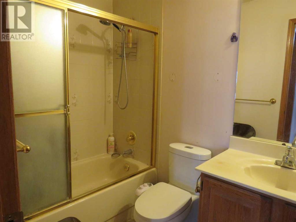 Single Family House for Sale in  La Valencia Gardens NE Monterey Park Calgary 