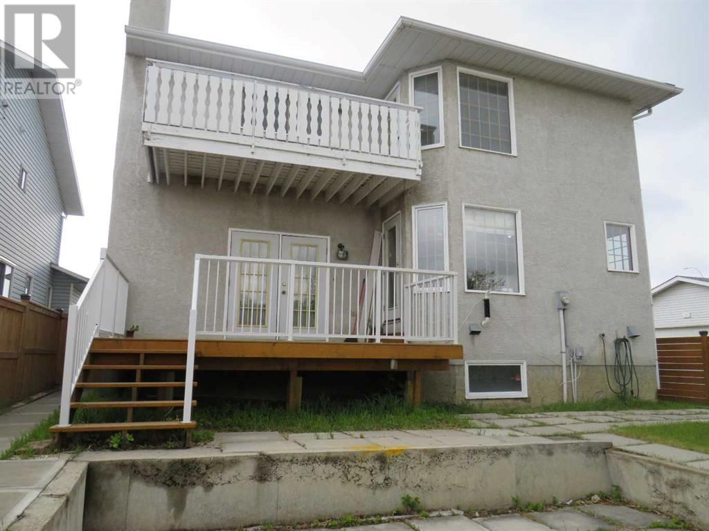 Single Family House for Sale in  La Valencia Gardens NE Monterey Park Calgary 