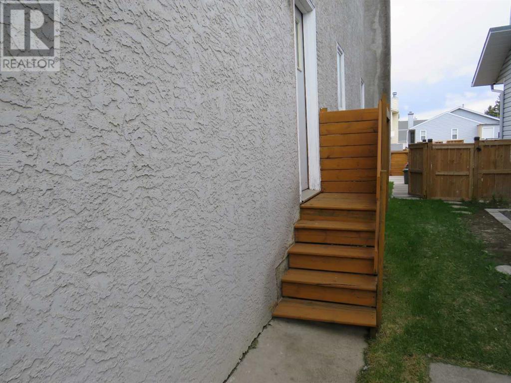 Single Family House for Sale in  La Valencia Gardens NE Monterey Park Calgary 
