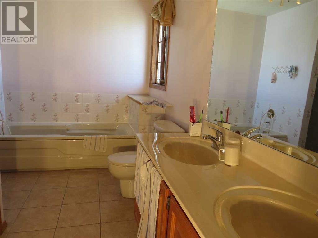 Single Family House for Sale in  La Valencia Gardens NE Monterey Park Calgary 