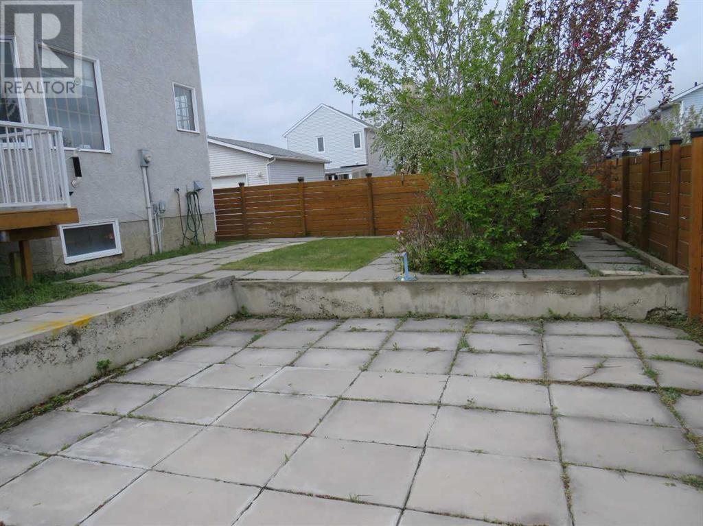 Single Family House for Sale in  La Valencia Gardens NE Monterey Park Calgary 