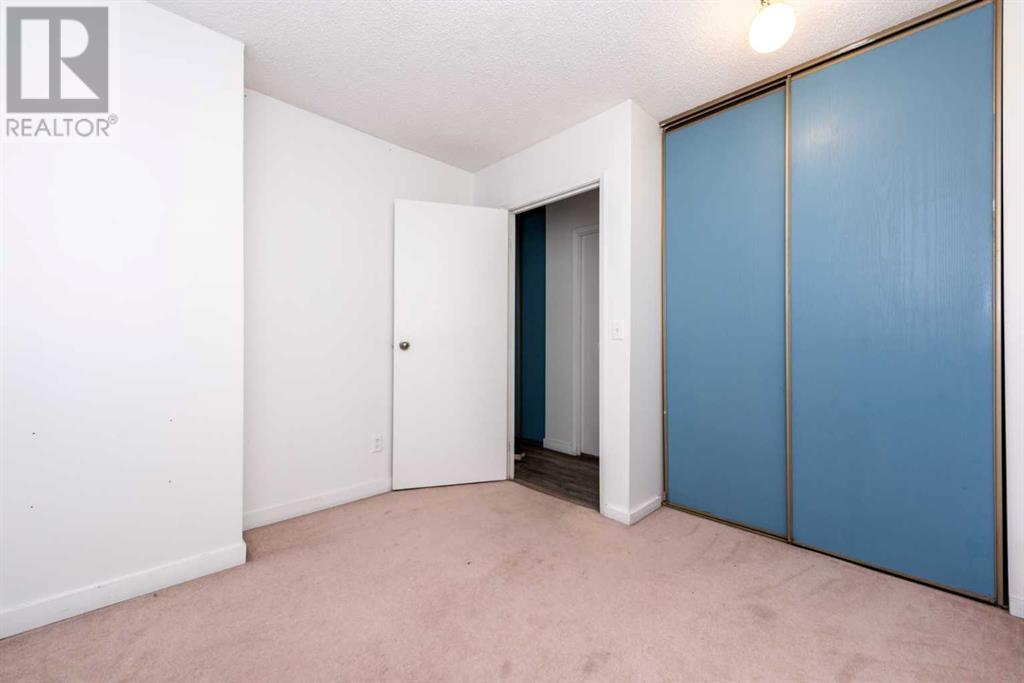 Single Family House for Sale in   Dalton Drive Dalhousie Calgary 