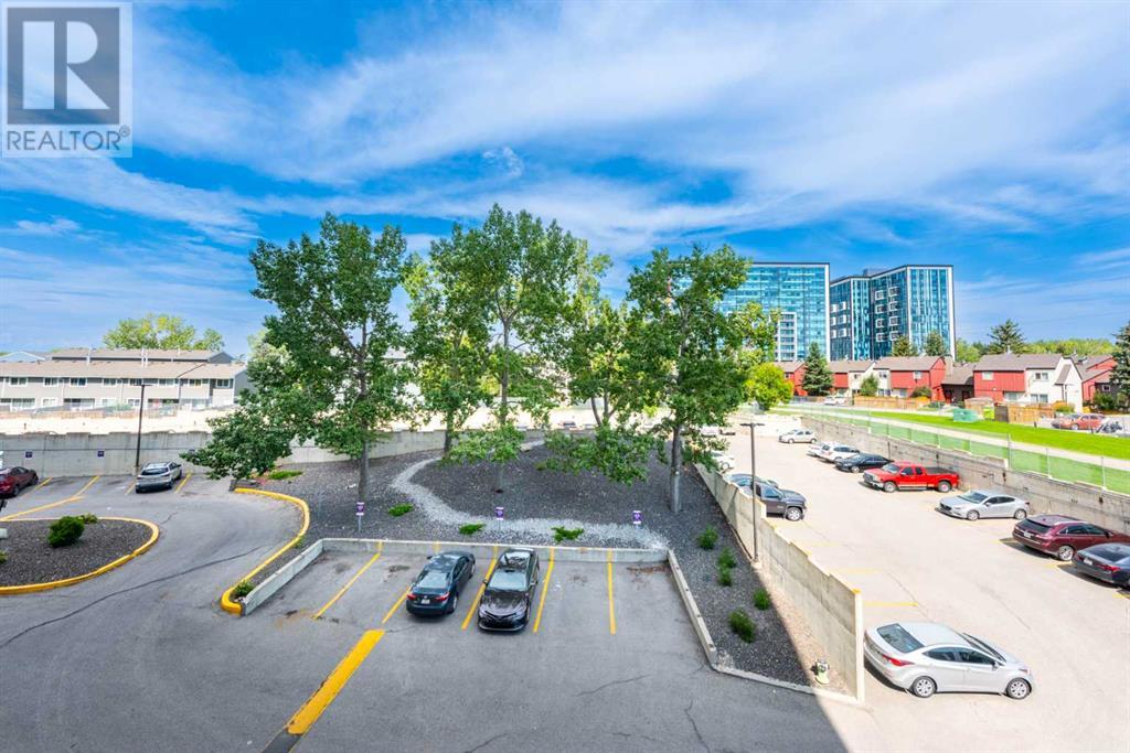 Single Family House for Sale in   Dalton Drive Dalhousie Calgary 