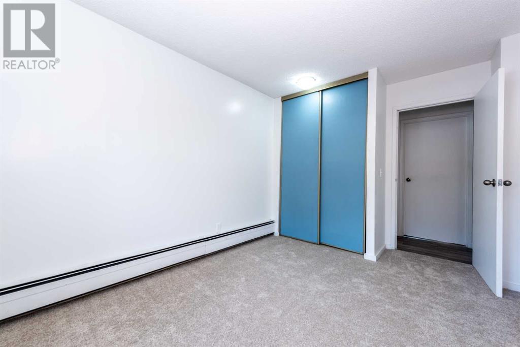 Single Family House for Sale in   Dalton Drive Dalhousie Calgary 