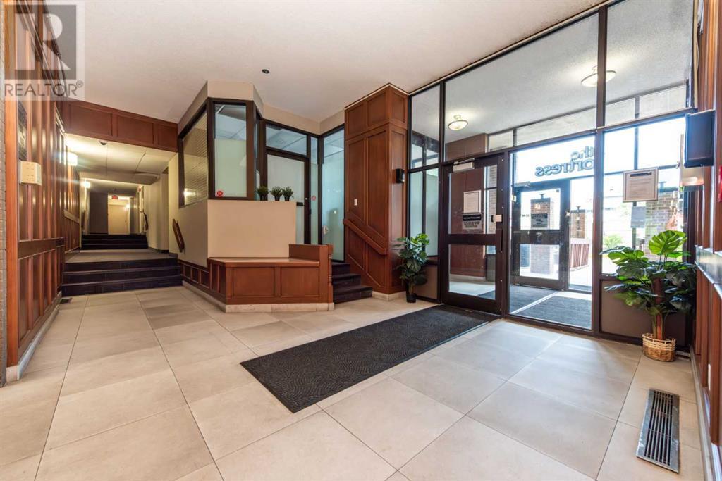 Single Family House for Sale in   Dalton Drive Dalhousie Calgary 
