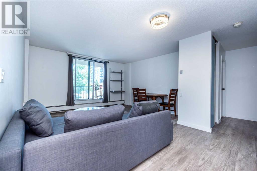 Single Family House for Sale in   Dalton Drive Dalhousie Calgary 