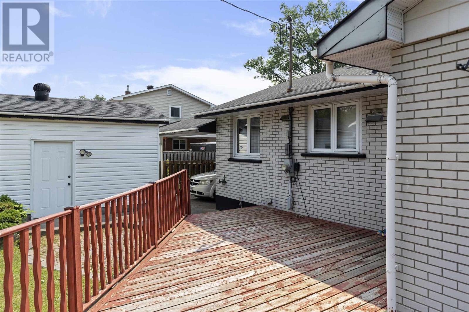 Photo 6 of 185 Plaintree Dr, Sault Ste Marie ON