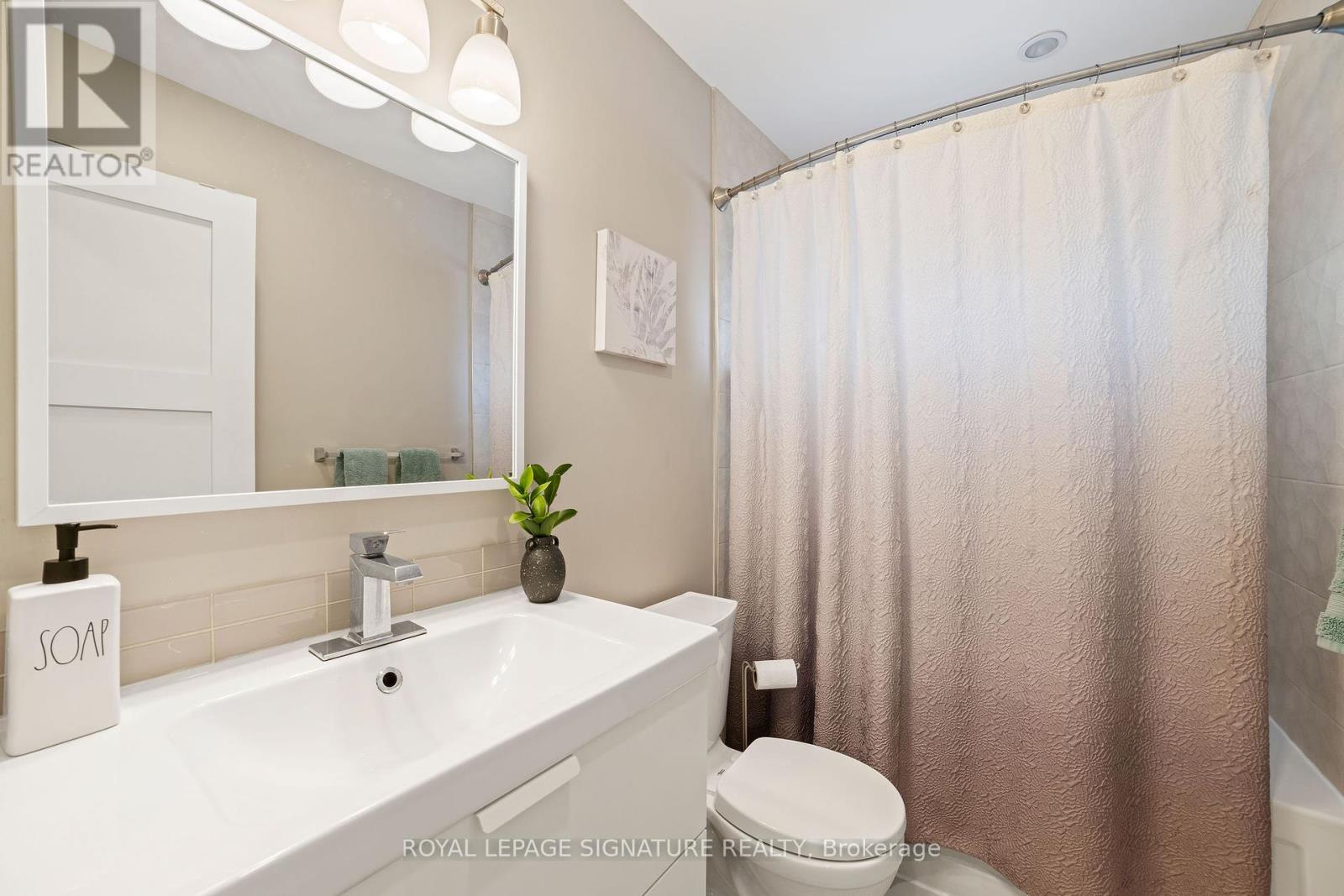 Photo 19 of Main 1528 Pharmacy Avenue, Toronto ON