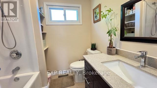 Photo 9 of 8 Baldwin Circle, Thorold ON