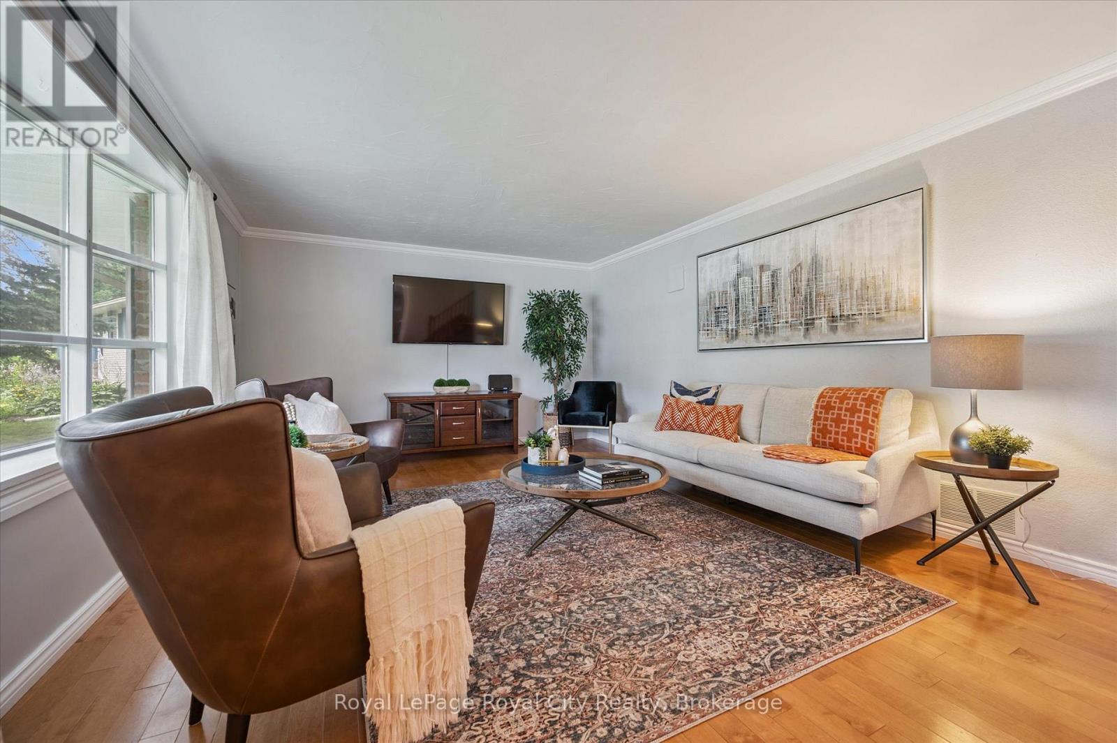 Photo 3 of 15 Wellington Drive, Centre Wellington ON
