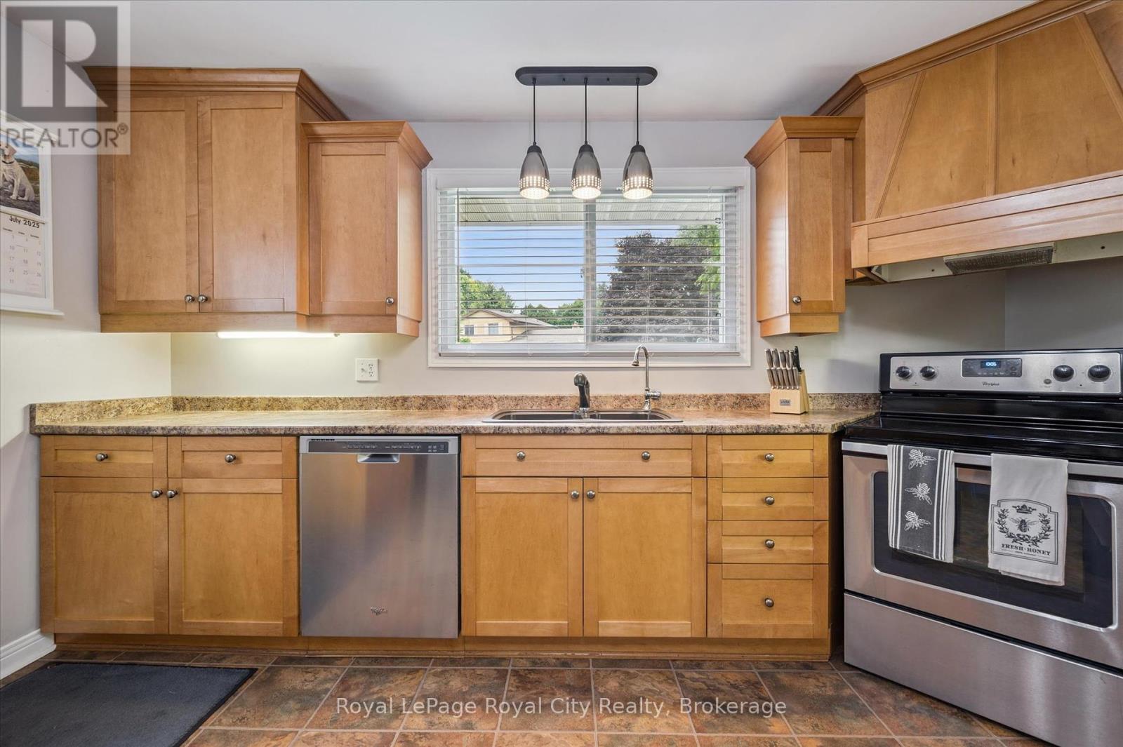 Photo 35 of 15 Wellington Drive, Centre Wellington ON