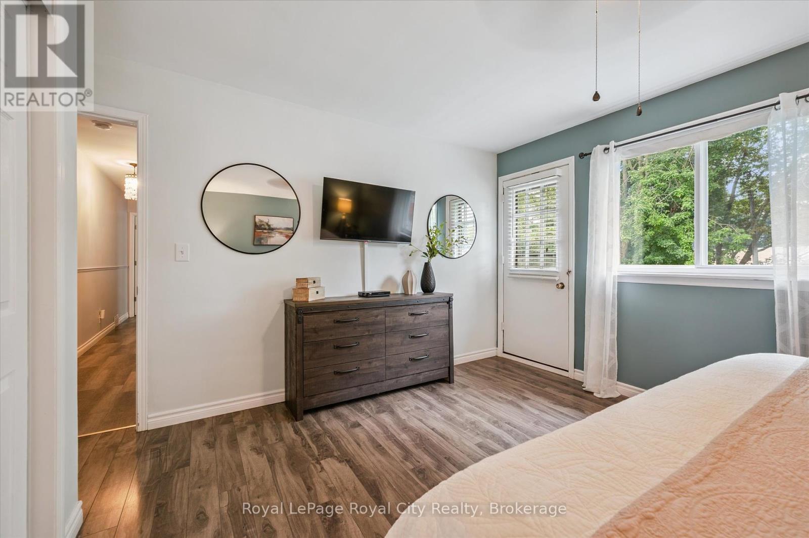 Photo 5 of 15 Wellington Drive, Centre Wellington ON
