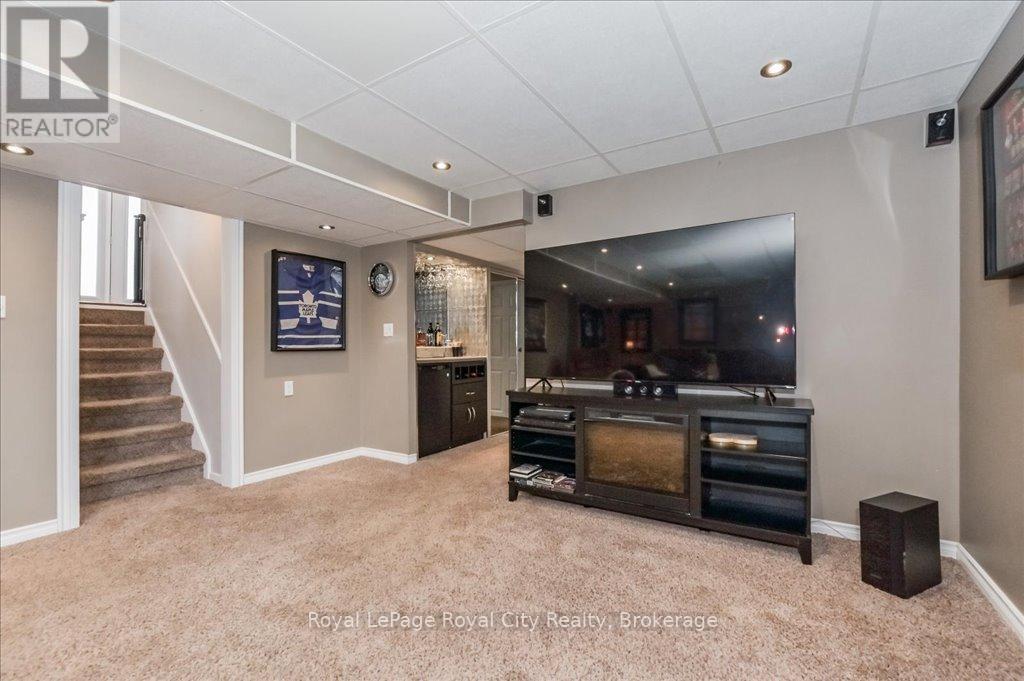 Photo 4 of 15 Wellington Drive, Centre Wellington ON