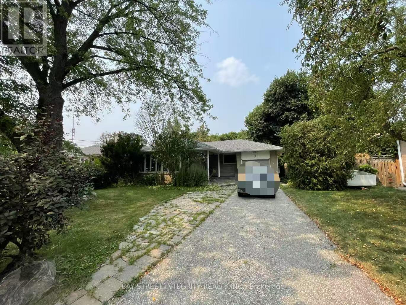 Photo 6 of Bsmt 3 Cartier Crescent, Richmond Hill ON