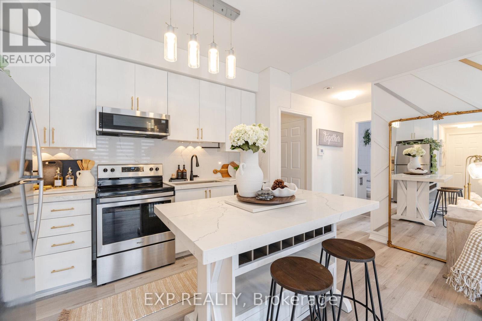 Photo 10 of 56 1 Beckenrose Court, Brampton ON