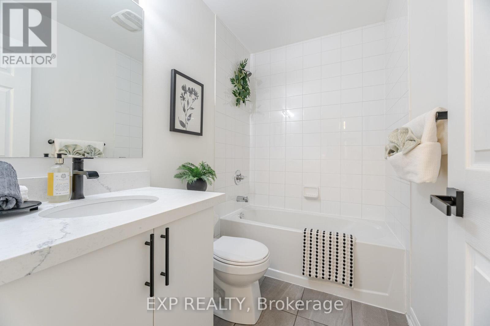 Photo 23 of 56 1 Beckenrose Court, Brampton ON