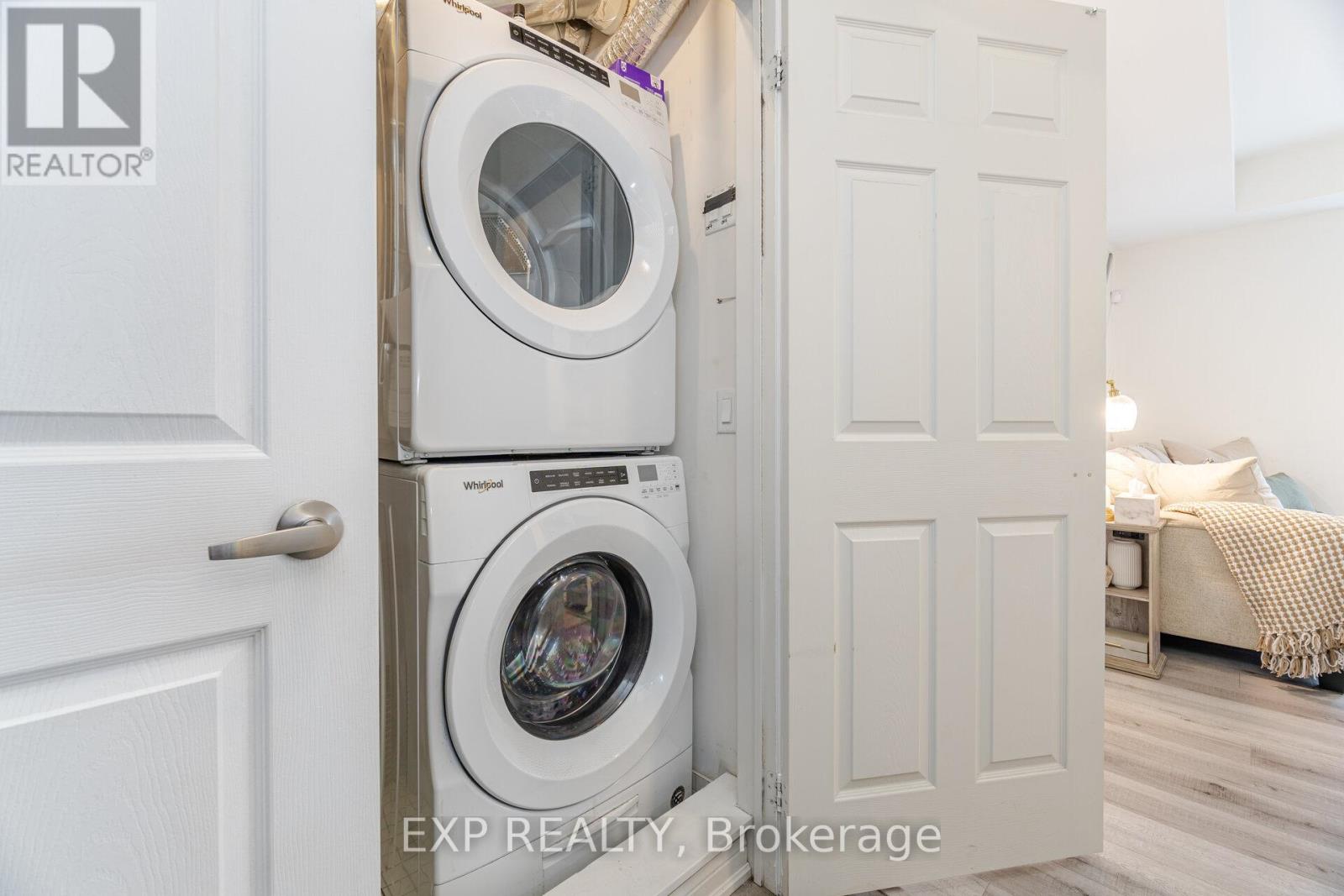 Photo 24 of 56 1 Beckenrose Court, Brampton ON