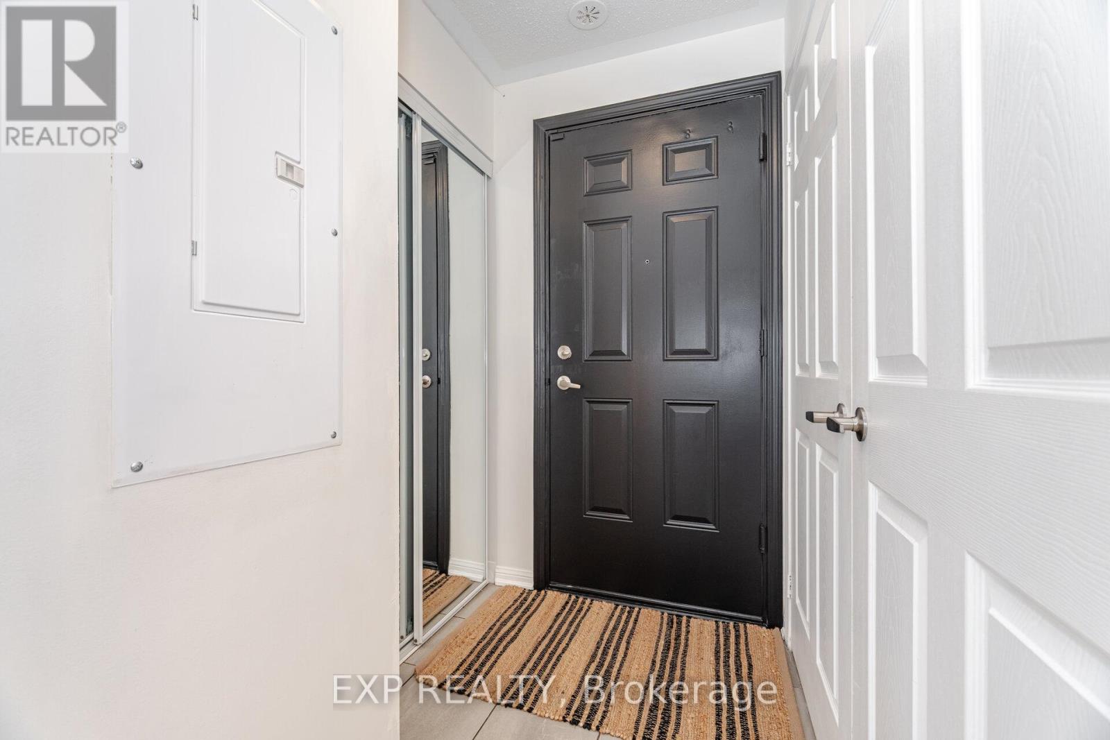 Photo 25 of 56 1 Beckenrose Court, Brampton ON
