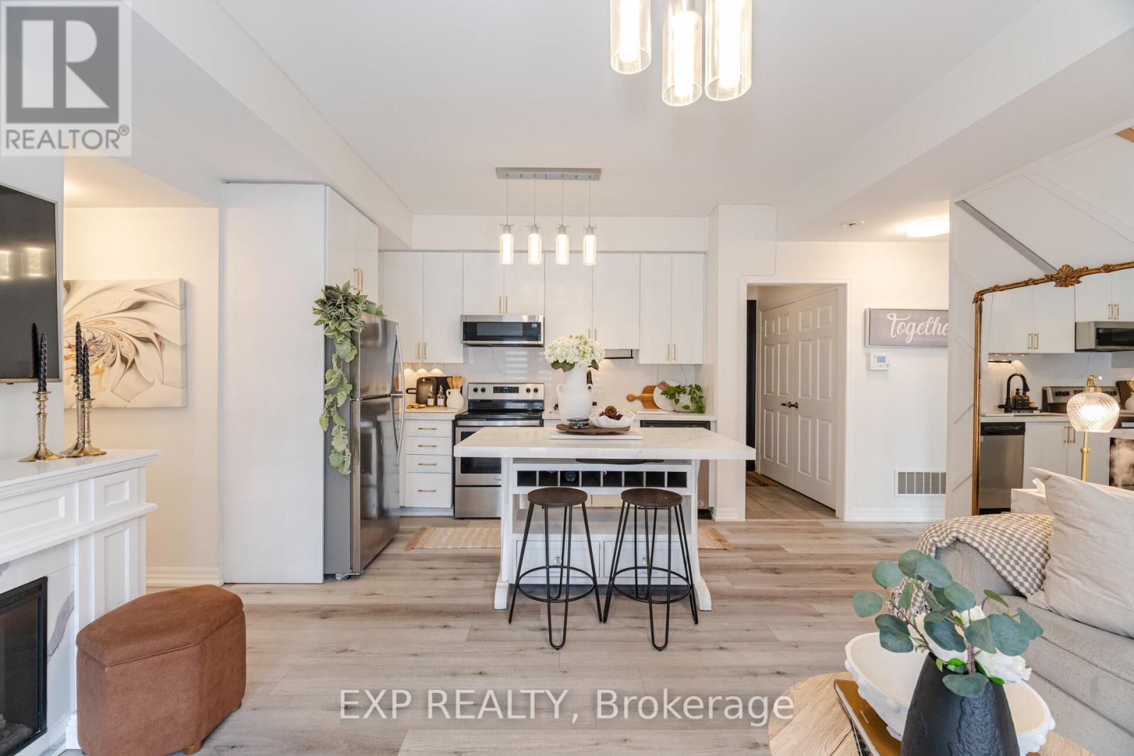 Photo 7 of 56 1 Beckenrose Court, Brampton ON