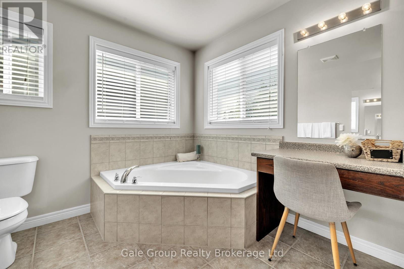 Photo 15 of 25 Howard Marshall Street, North Dumfries ON
