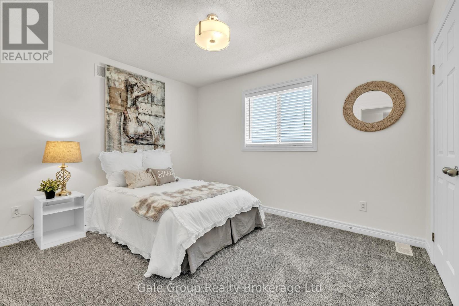 Photo 17 of 25 Howard Marshall Street, North Dumfries ON