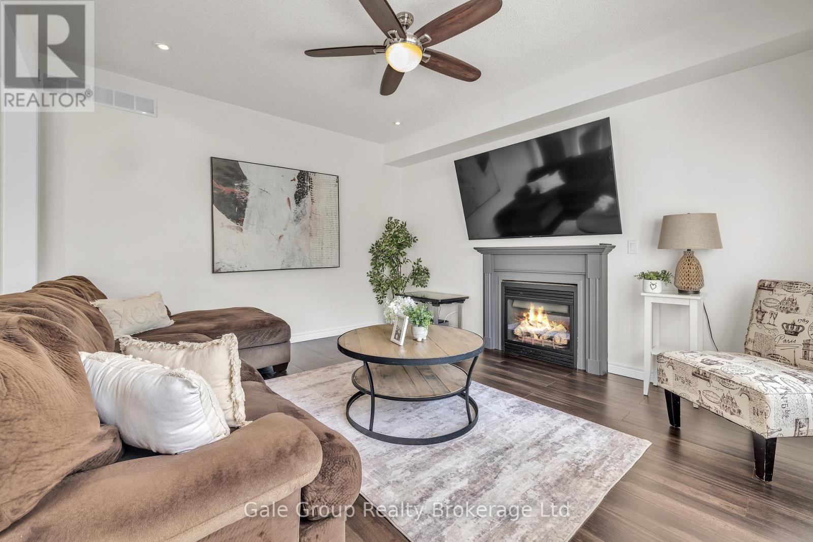 Photo 8 of 25 Howard Marshall Street, North Dumfries ON