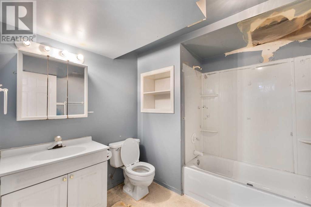 Single Family House Bungalow for Sale in   Avenue NW Bowness Calgary 