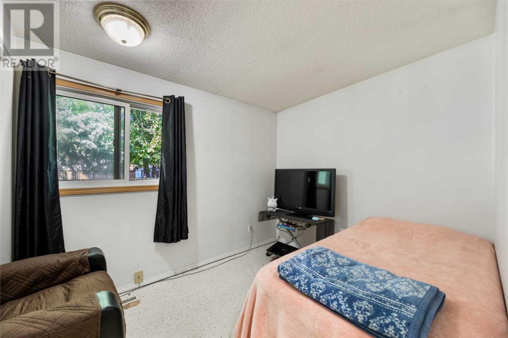 Single Family House Bungalow for Sale in   Avenue NW Bowness Calgary 