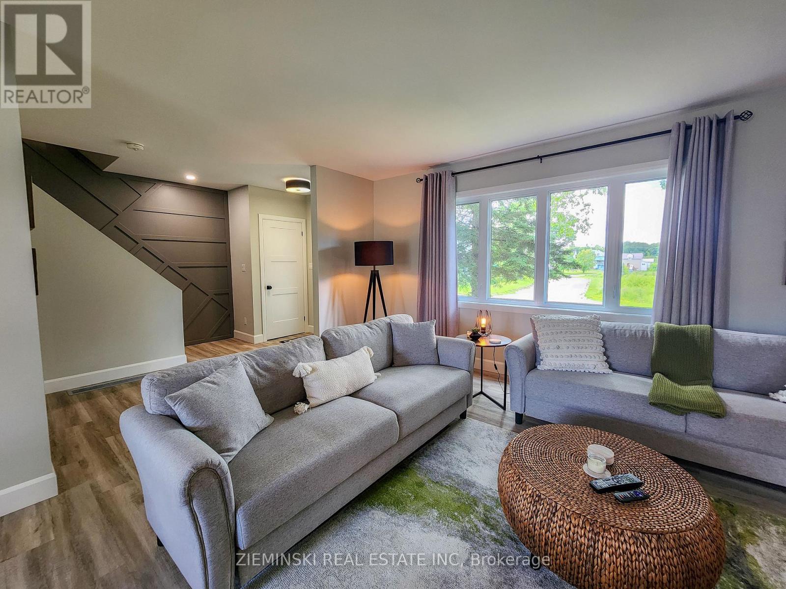 Photo 8 of 115 Buckingham Avenue, Iroquois Falls ON