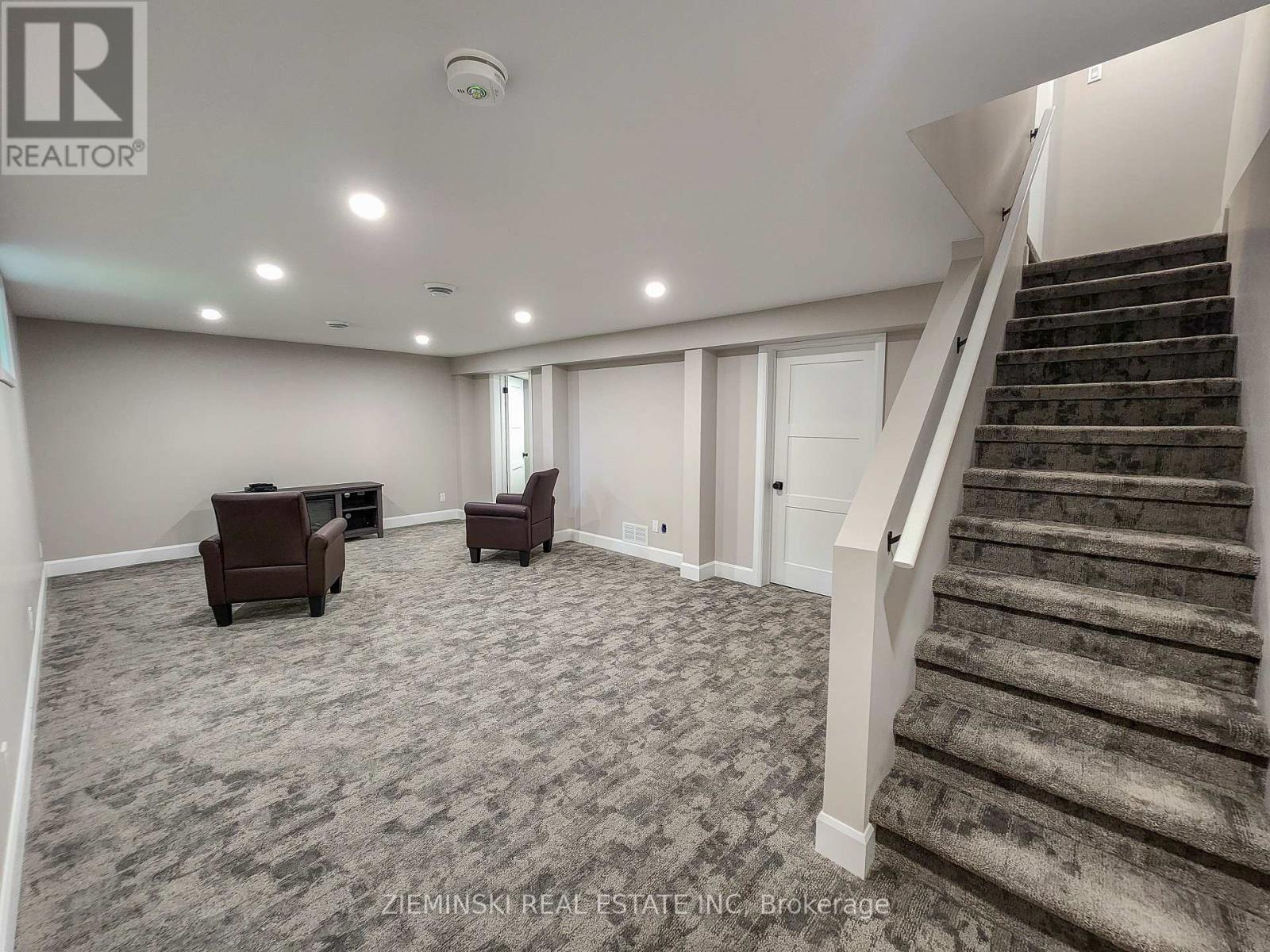 Photo 27 of 115 Buckingham Avenue, Iroquois Falls ON