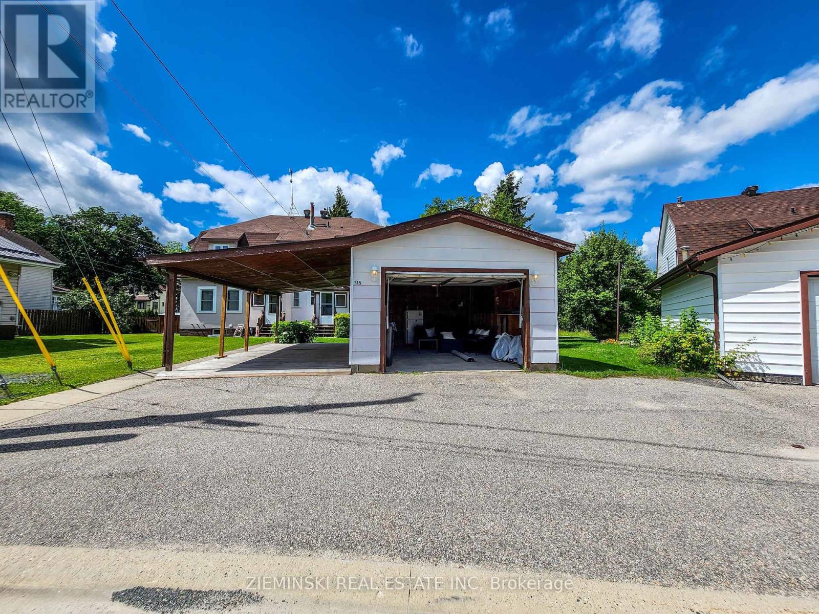 Photo 33 of 115 Buckingham Avenue, Iroquois Falls ON