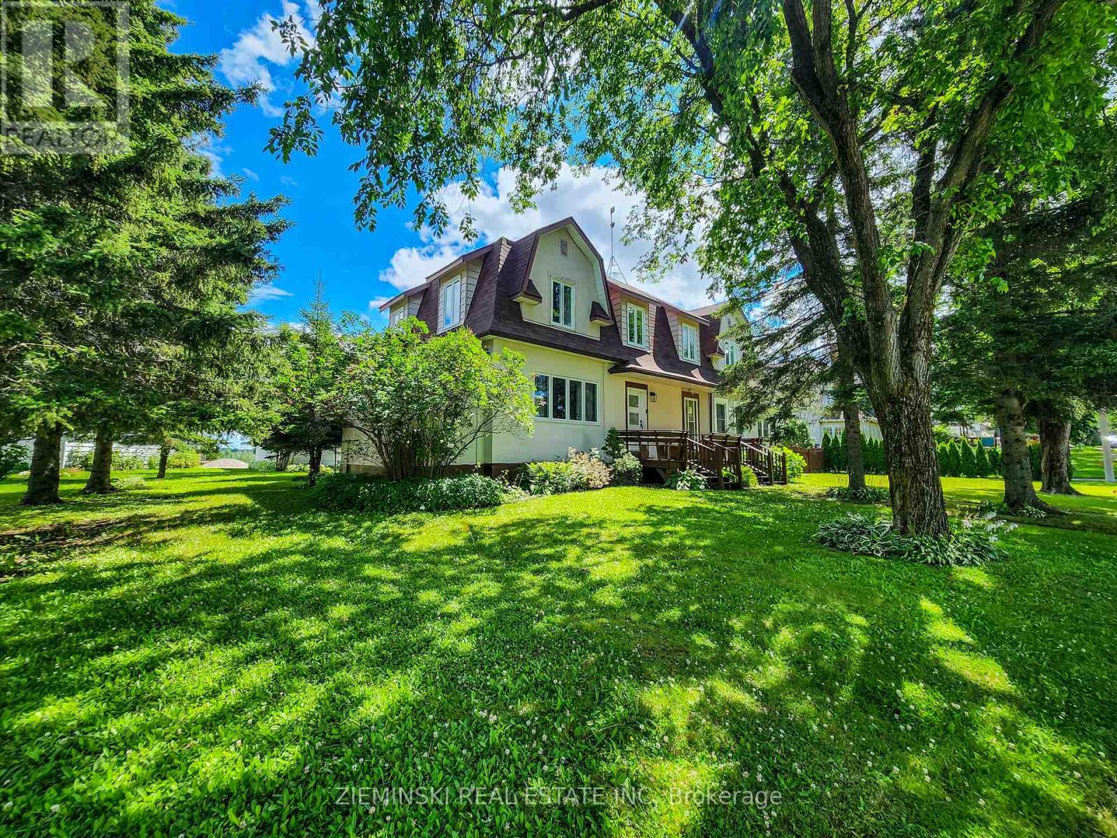 Photo 18 of 115 Buckingham Avenue, Iroquois Falls ON